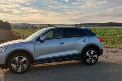 Audi Q2 10.900 km 29.700 &euro; Weihmichl 84107