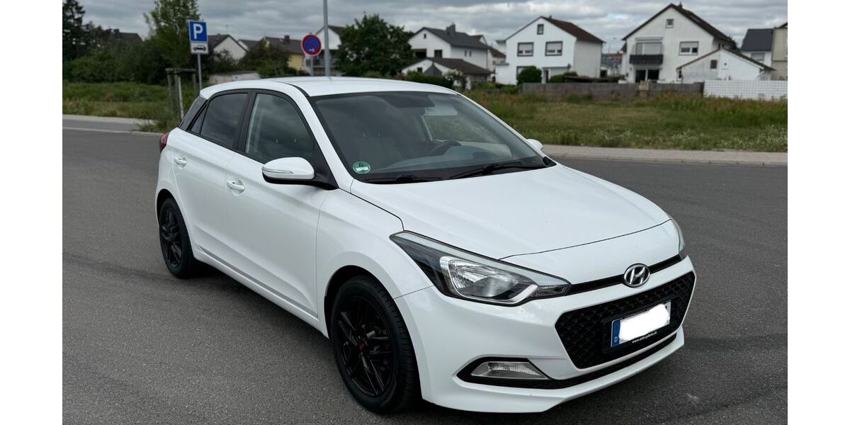 Hyundai i20 106.000 km 5.999 &euro; Nauheim (bei Groß-Gerau) 64569