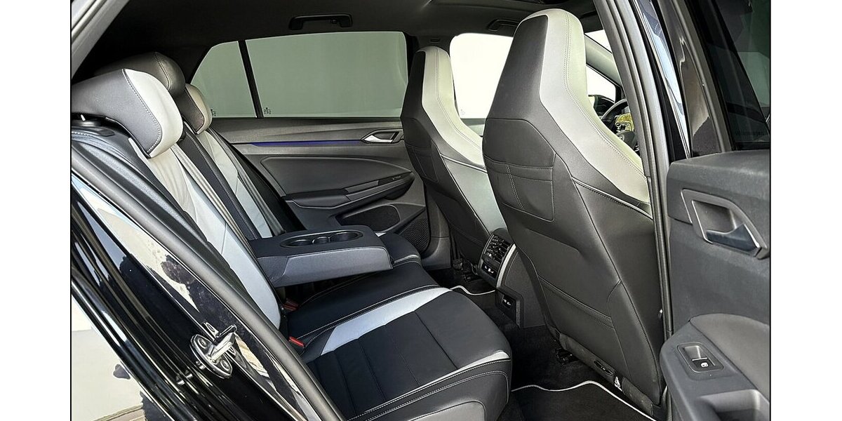 VW Golf VIII GTD LED Pano Kamera VirtualCockpit ACC 49.999 km 33.990 &euro; Stade 21682