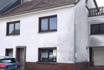 Gelegenheit für Selbstgestalter!-sanierungsbedürftiges Wohnhaus in hervorragender Lage.