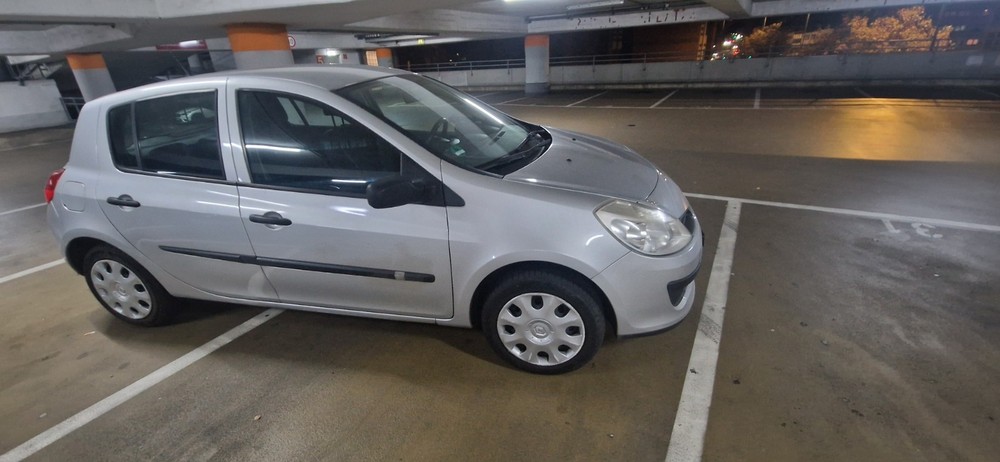 Renault Clio 137.678 km 2.600 &euro; Wuppertal 42275