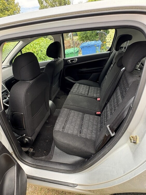 Peugeot 307 129.084 km 2.700 € Heidesee 15754