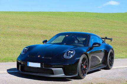 Porsche 992 2.600 km 219.000 € Memmingerberg 87766