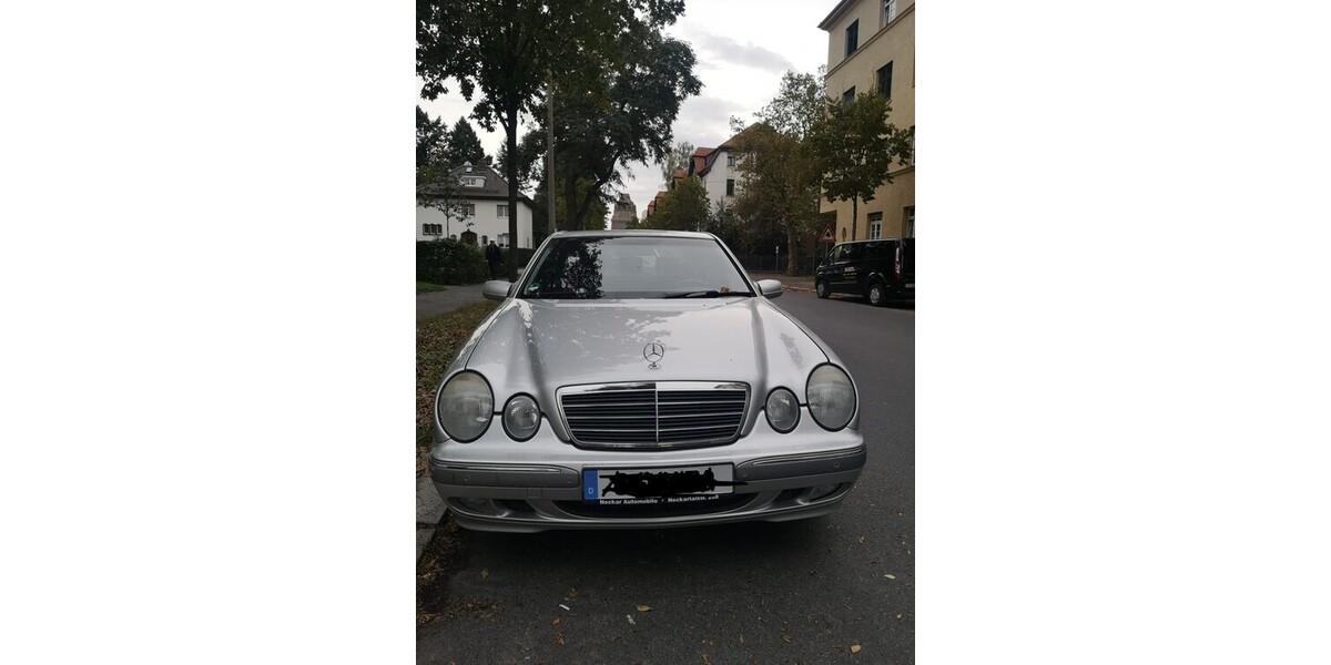 Mercedes-Benz 240 124.400 km 4.400 &euro; Leipzig 04109
