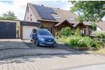 Doppelhaushälfte in ruhiger Sackgassenlage * ca. 180 m² Wohn-Nutzfläche * 5 Zimmer * Kaminofen * Einbauküche * Garte...