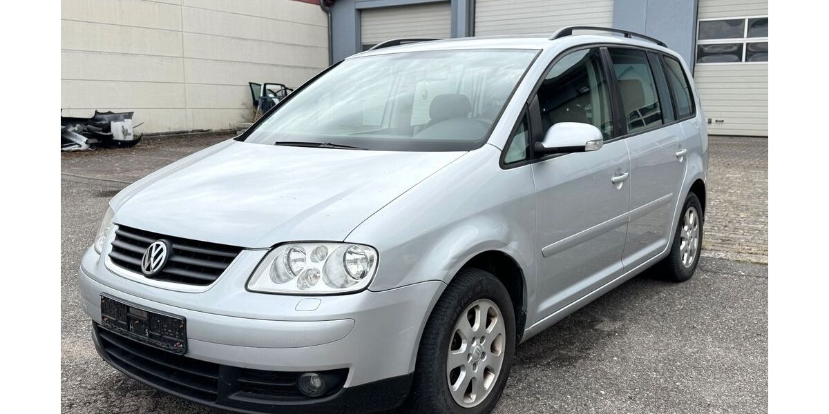 VW Touran 212.619 km 1.590 &euro; Hassmersheim 74855