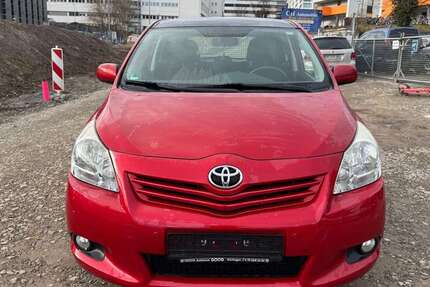 Toyota Verso 153.000 km 6.499 &euro; Stuttgart 70376