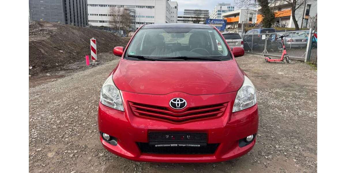 Toyota Verso 153.000 km 6.499 &euro; Stuttgart 70376