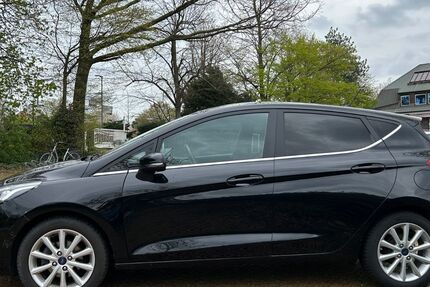 Ford Fiesta 79.300 km 9.500 &euro; Düsseldorf 40476