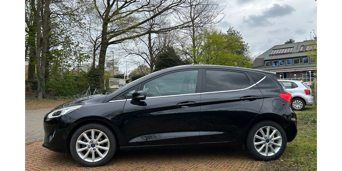 Ford Fiesta 79.300 km 9.500 &euro; Düsseldorf 40476