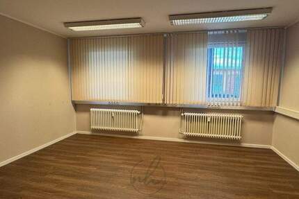 Gewerbeobjekt Barsbüttel - 3 Zimmer, 130 m&sup2;, 1.250&euro; | Angebot:26685251