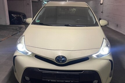 Toyota Prius Plus 227.000 km 14.500 € Berlin 10178