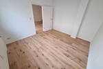 Helle schöne Wohnung mit viel Platz und Garten in wunderschöner Lage