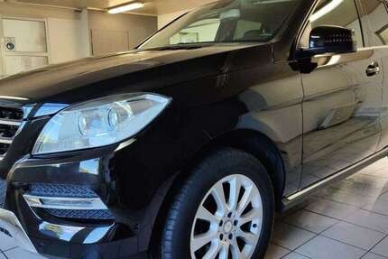 Mercedes-Benz ML 350 131.280 km 29.700 &euro; Moers 47443