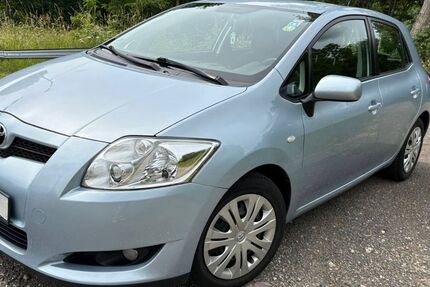Toyota Auris 78.230 km 6.299 &euro; Rötha 04571