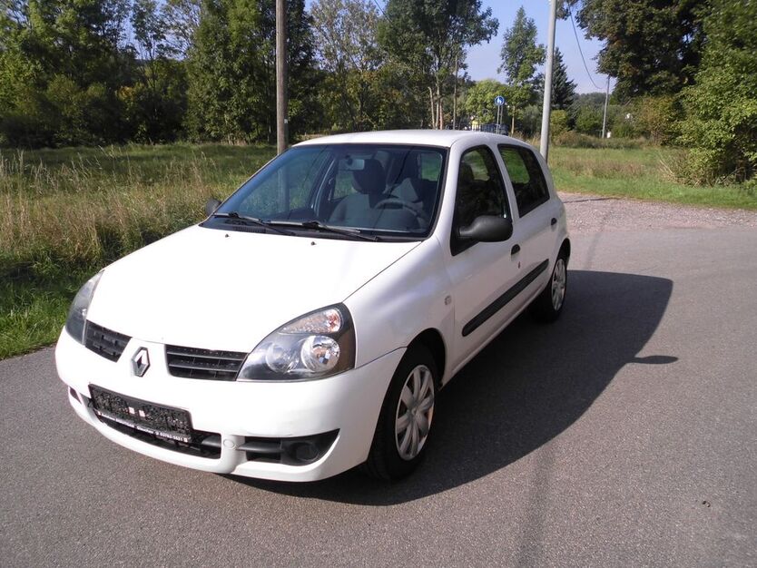 Renault Clio 104.000 km 3.350 € Glauchau 08371