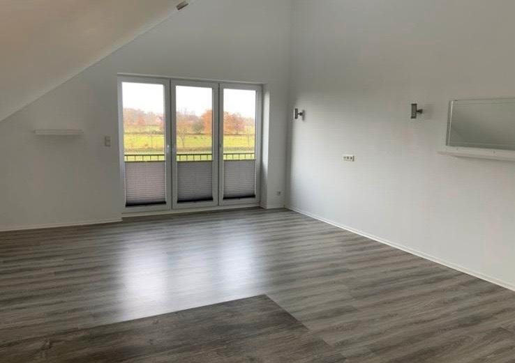 Dachgeschoßwohnung Esens - 1 Zimmer, 65 m&sup2;, 600&euro; | Angebot:25398189