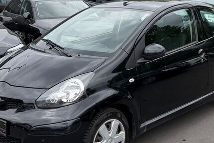 Toyota Aygo (X) 130.000 km 2.499 &euro; Frankfurt am Main 60486