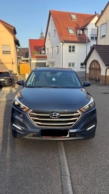 Hyundai TUCSON 97.000 km 13.500 € Korb 71404