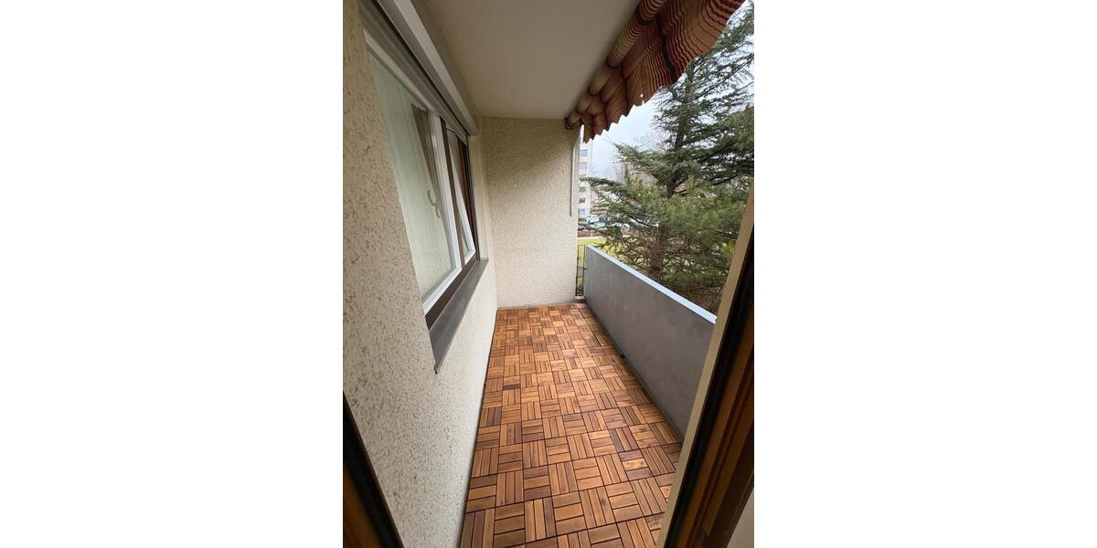 Etagenwohnung Pfullingen - 4 Zimmer, 87 m&sup2;, 1.400&euro; | Angebot:24677397