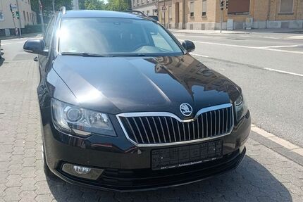 Skoda Superb 163.600 km 7.999 &euro; Kassel 34125