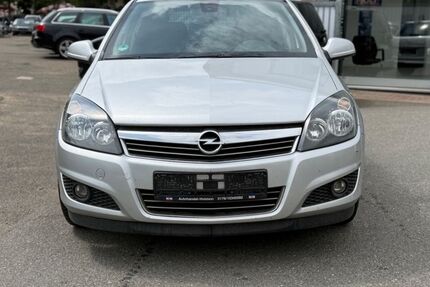 Opel Astra 195.000 km 2.999 &euro; Trappenkamp 24610
