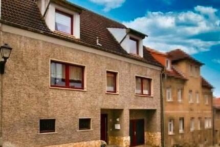 Haus Freyburg (Unstrut) - 7 Zimmer, 130 m&sup2;, 250.000&euro; | Angebot:27055299