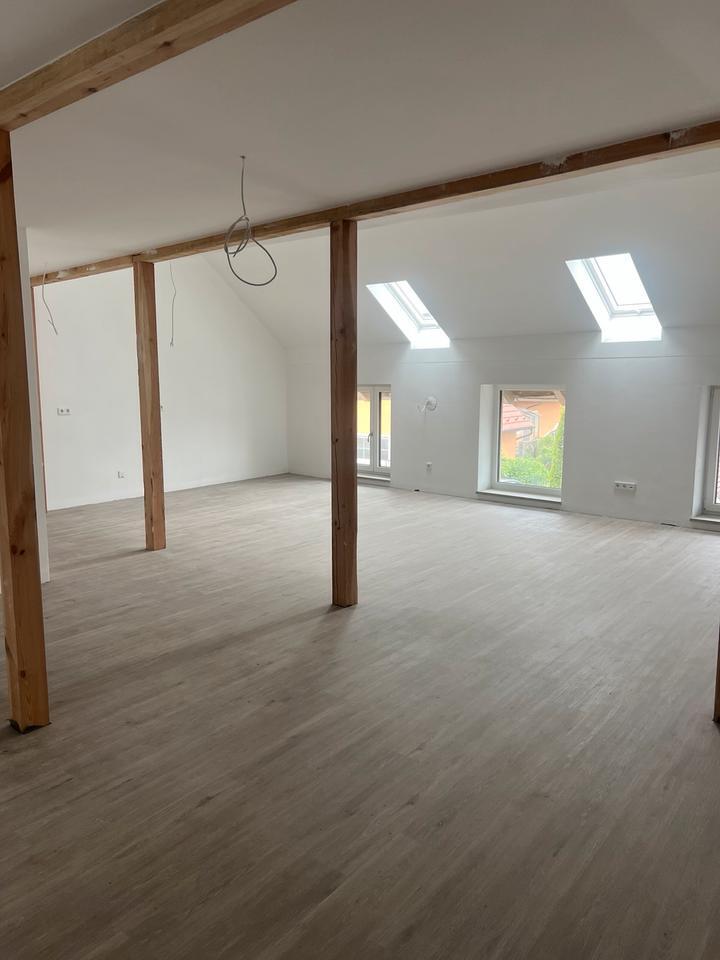 Moderne Galerie Wohnung in Unterschambach