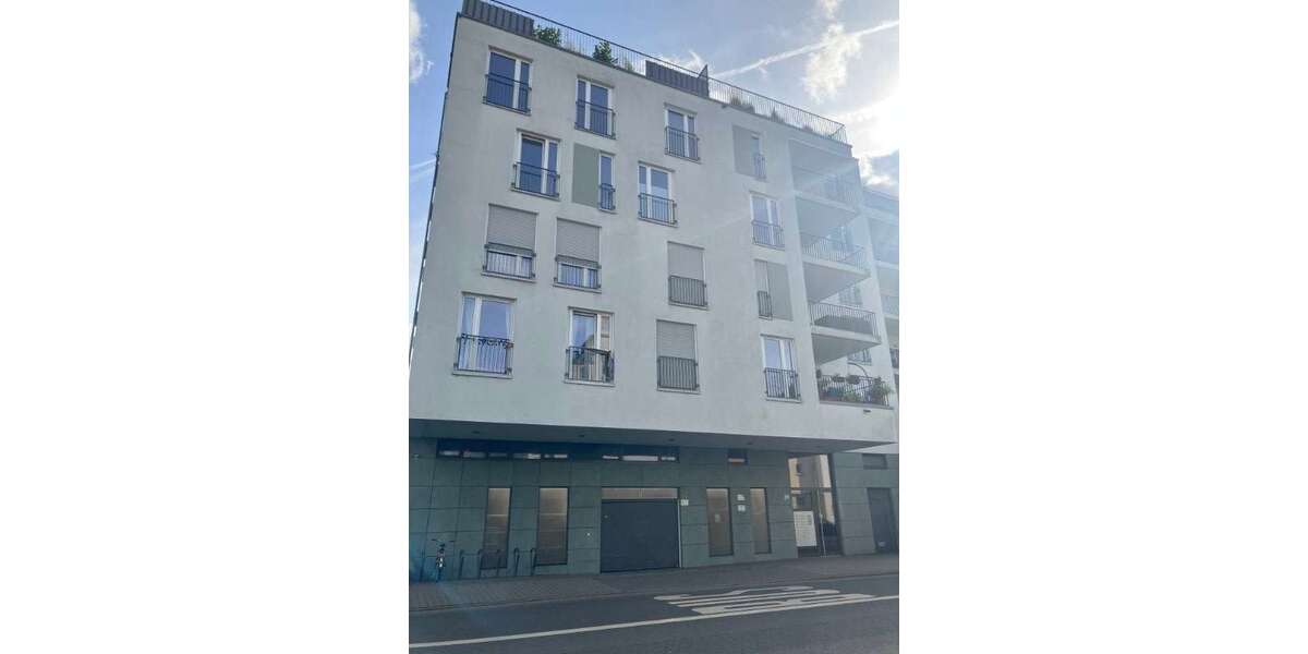 Wohnung zum Mieten in Frankfurt am Main 2.255 € 135.6 m² 4 zimmer