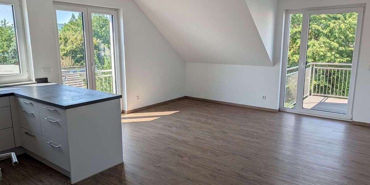 Etagenwohnung Kassel Harleshausen - 3 Zimmer, 102 m&sup2;, 1.530&euro; | Angebot:26493911
