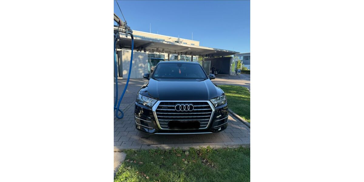 Audi Q7 122.858 km 33.400 &euro; München 81735