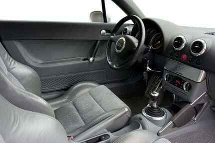 Audi TT 33.500 km 16.870 € Stuttgart 70372