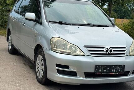 Toyota Avensis Verso 164.556 km 2.400 &euro; Berlin 13629