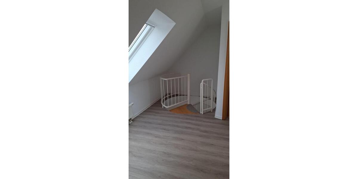 Dachgeschoßwohnung Magdeburg Brückfeld - 3.5 Zimmer, 86 m&sup2;, 605&euro; | Angebot:26278443