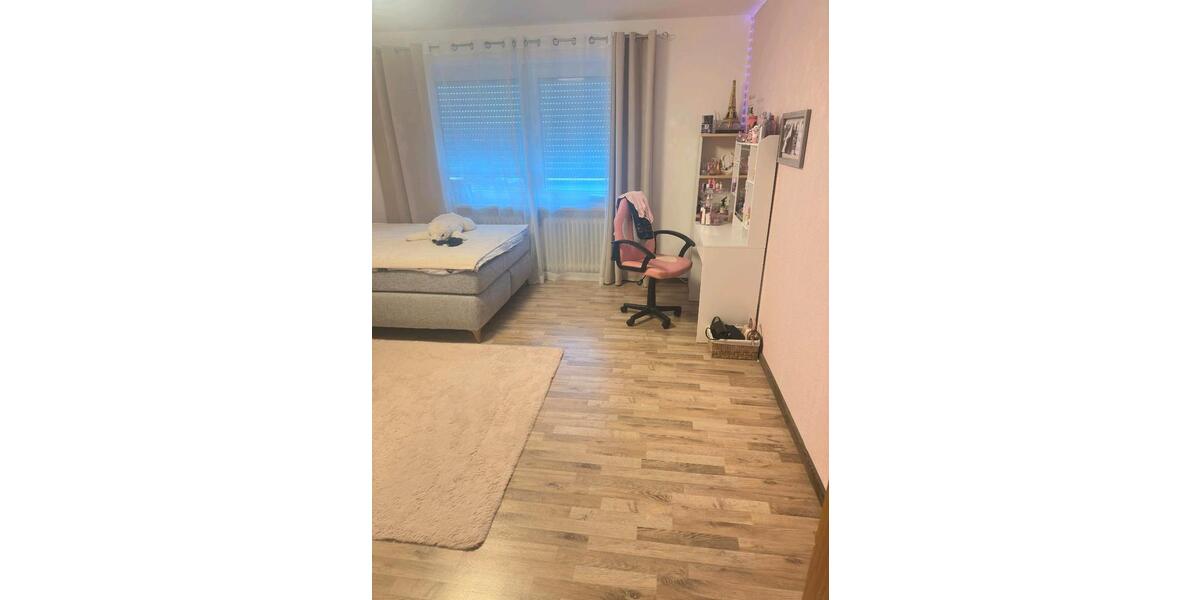 Erdgeschoßwohnung Marktredwitz - 5 Zimmer, 123 m&sup2;, 1.000&euro; | Angebot:25566441