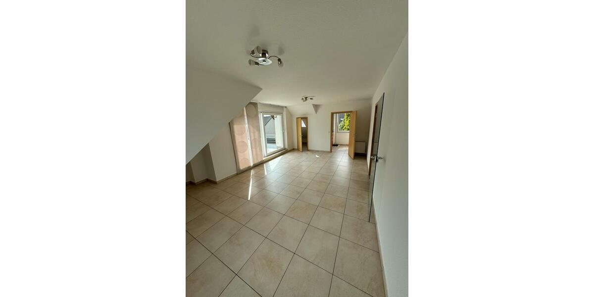 Dachgeschoßwohnung Bonn Gielgen - 3 Zimmer, 68 m&sup2;, 850&euro; | Angebot:24839125