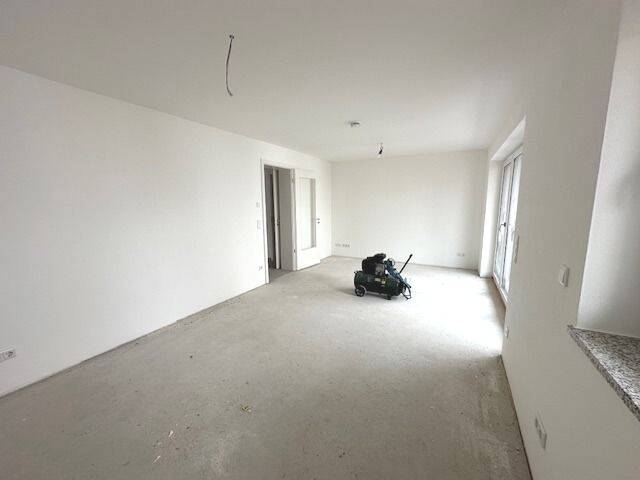 Etagenwohnung Germering - 2 Zimmer, 65 m&sup2;, 1.270&euro; | Angebot:25929876