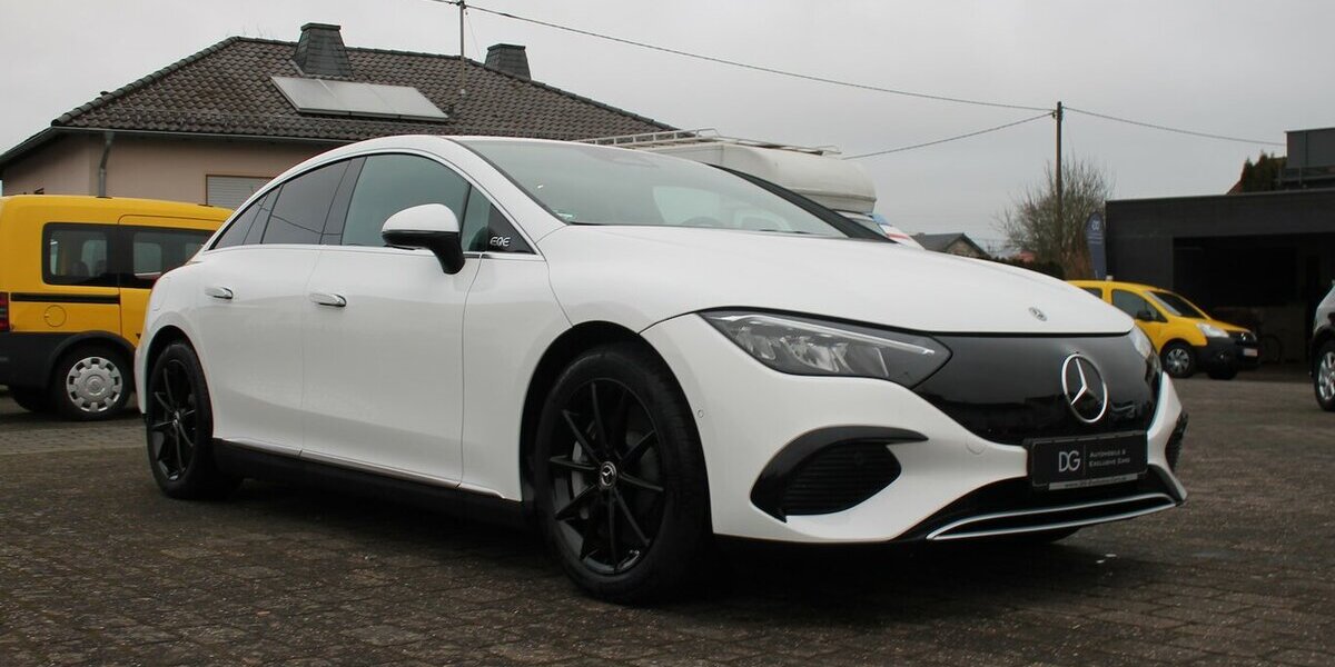 Mercedes-Benz EQE 300 Mercedes Garantie bis 2031 12.000 km 47.400 &euro; Badem 54657