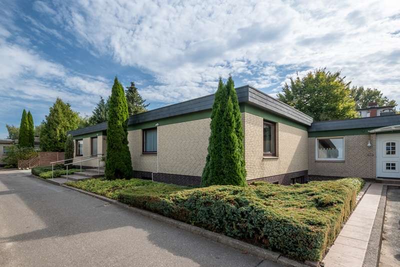 Haus zum Kaufen in Pinneberg-Thesdorf 650.000 € 191.2 m²
