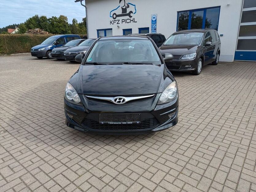 i30