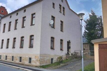 Haus Markneukirchen - 9 Zimmer, 220 m&sup2;, 90.000&euro; | Angebot:26360178