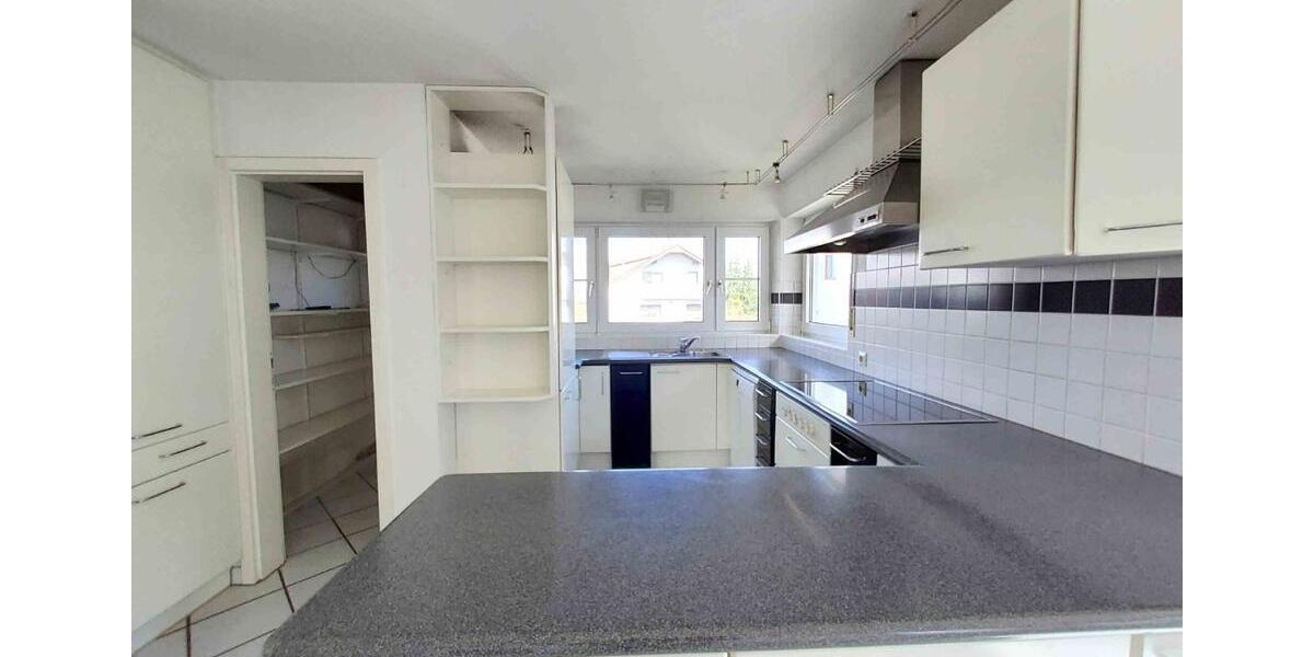 Einfamilienhaus Sersheim - 7 Zimmer, 185 m&sup2;, 1.900&euro; | Angebot:25267580