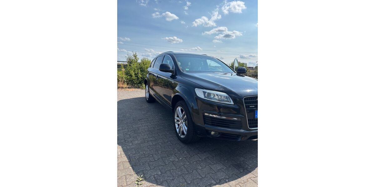 Audi Q7 185.000 km 12.700 &euro; Aachen 52080