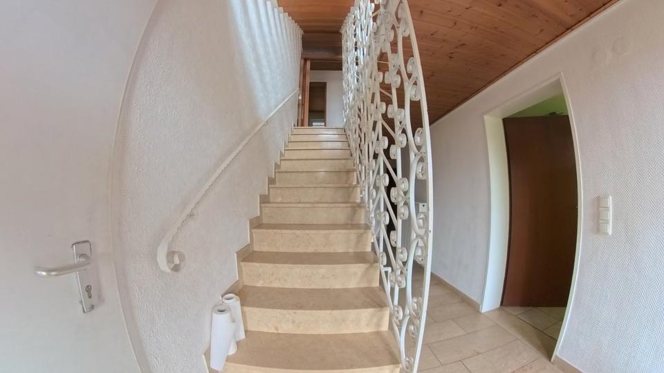 Einfamilienhaus Büdingen - 8 Zimmer, 178 m&sup2;, 395.000&euro; | Angebot:27084213