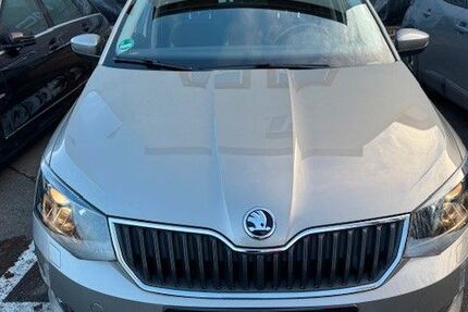 Skoda Fabia 52.850 km 12.599 &euro; Berlin 13407