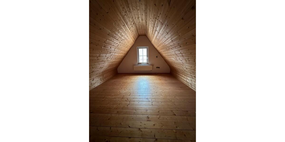 Dachgeschoßwohnung Ilshofen - 2.5 Zimmer, 72 m&sup2;, 790&euro; | Angebot:26014524