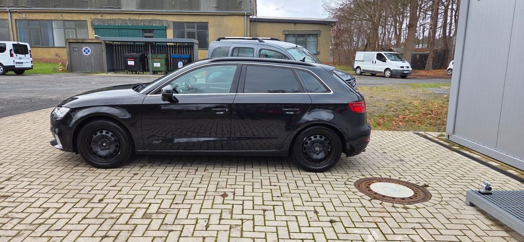 Audi A3 98.000 km 17.900 &euro; Braunschweig 38112