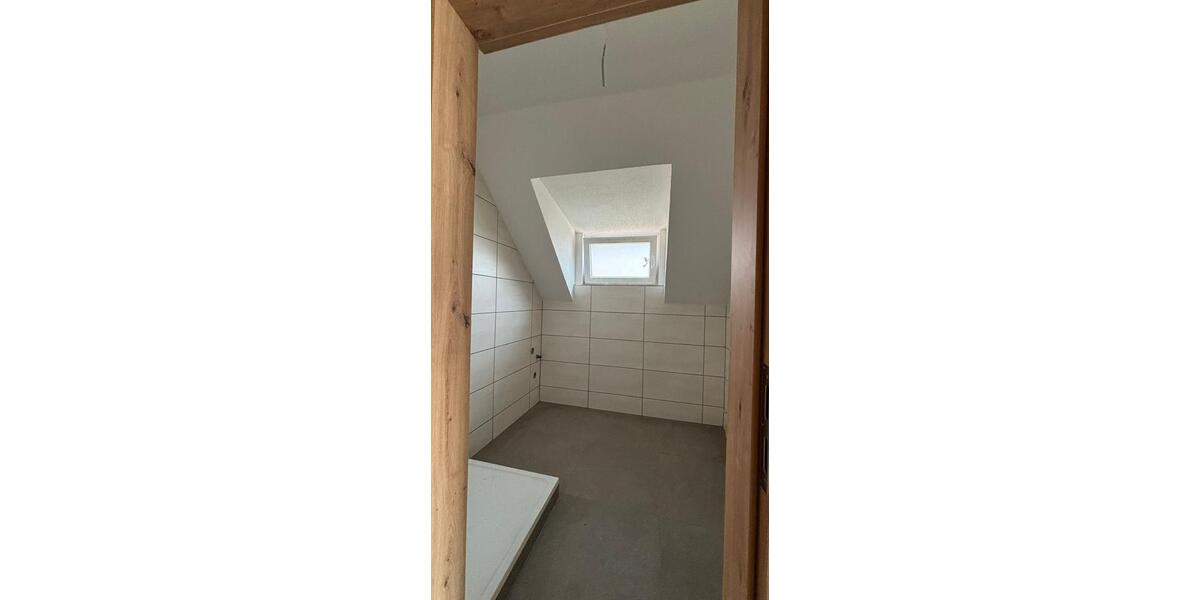 Dachgeschoßwohnung Ilshofen - 3.5 Zimmer, 66 m&sup2;, 950&euro; | Angebot:25376686