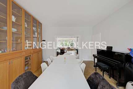 Haus Krefeld Cracau - 8 Zimmer, 256 m&sup2;, 3.200&euro; | Angebot:26342252