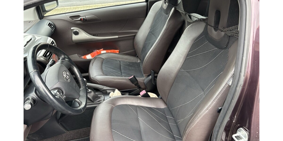 Toyota I Q 143.300 km 3.200 &euro; Holzwickede 59439